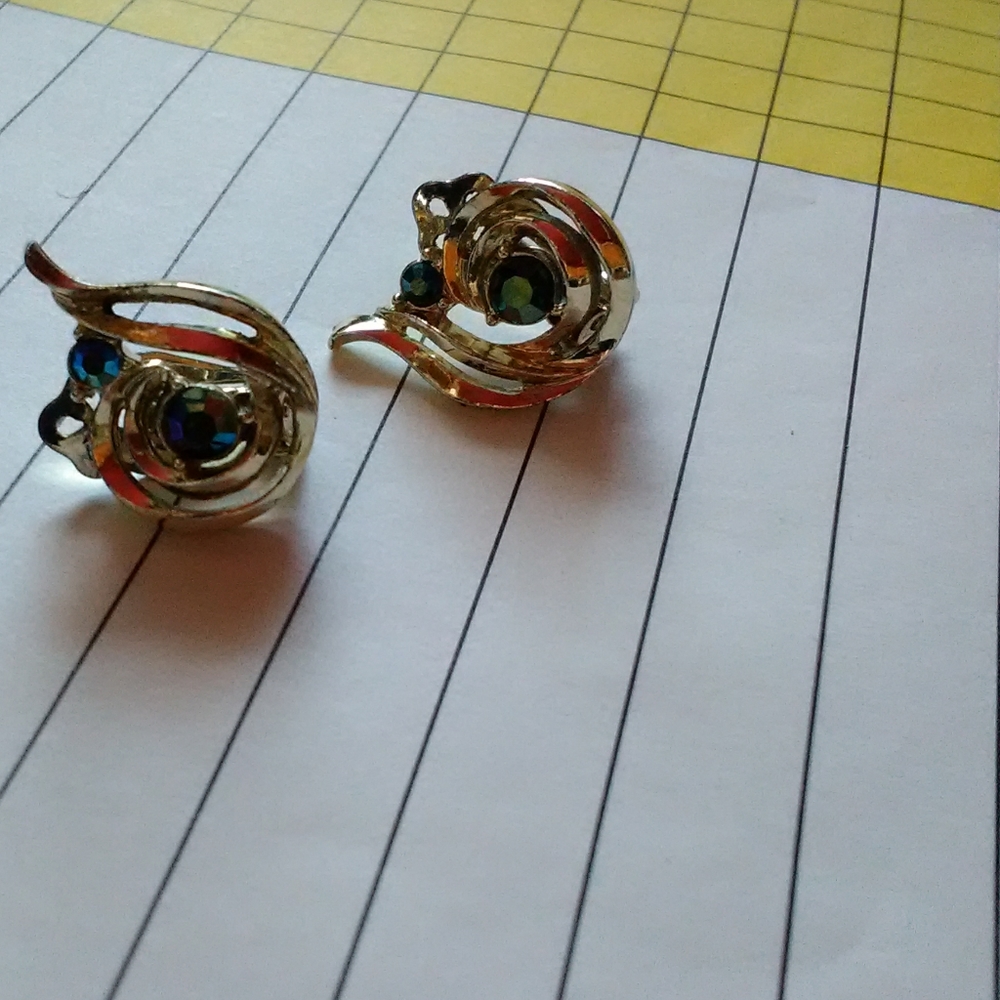 Vintage Clip On Pakula Rhinestone Earrings